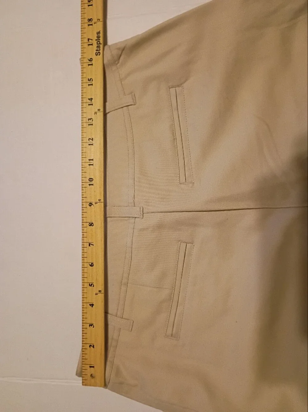Charter Club Women's Bermuda Shorts in Navy and Tan with Gold-Tone Buckle Sz 12 - Picture 4 of 8